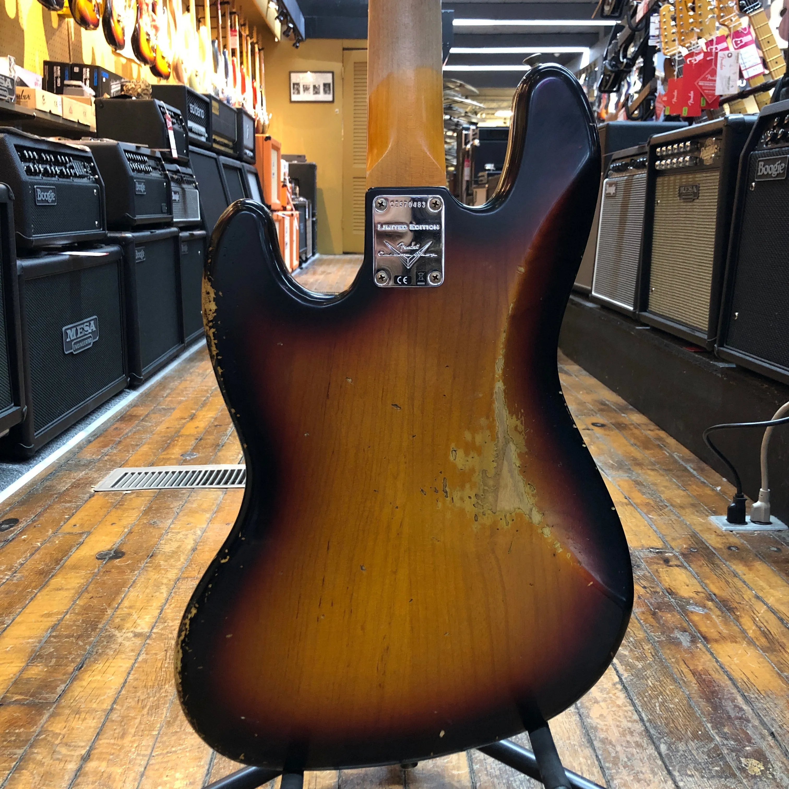 Fender Custom Shop Limited Edition Custom Jazz Bass Heavy Relic Faded Aged 3-Color Sunburst w/Hard Case